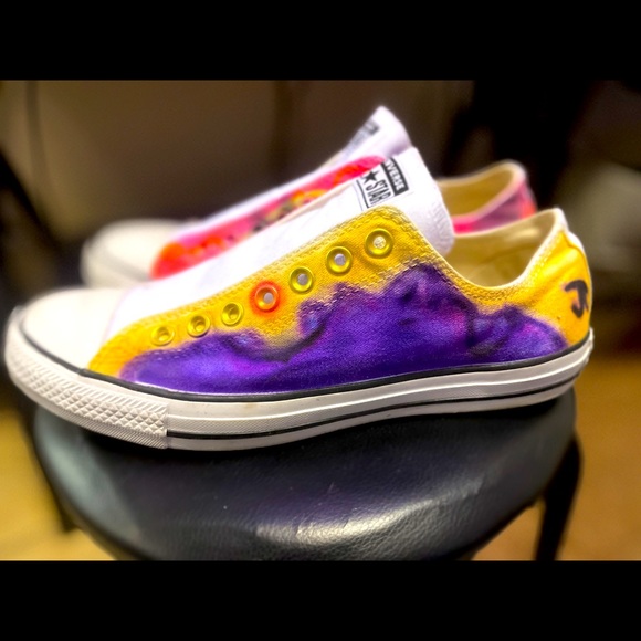 Custom made converse all-star ox white with custom paint,.like new never worn - Picture 2 of 4